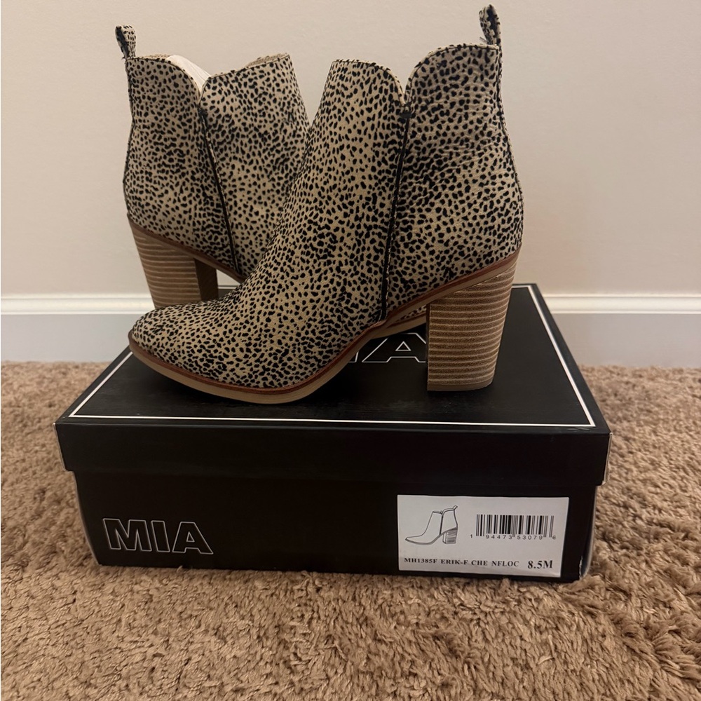 LOWER PRICE - MIA Erik Cheetah Print Ankle Boots, Size 8.5M